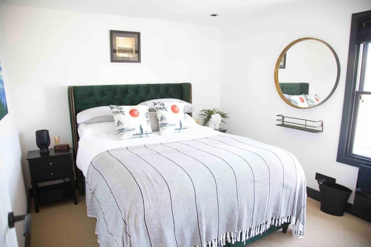 Stunning Waterfront Apartment With Spectacular Views & Parking At 'Captains Loft' Falmouth Kültér fotó