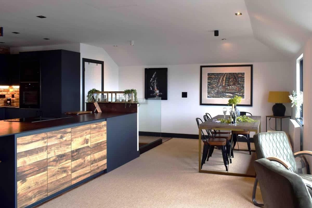 Stunning Waterfront Apartment With Spectacular Views & Parking At 'Captains Loft' Falmouth Kültér fotó
